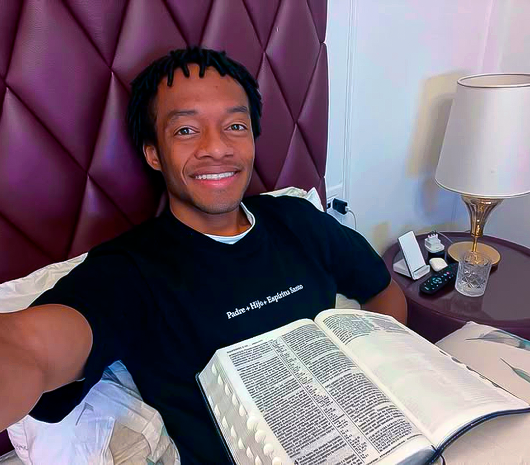 Juan Cuadrado Compartilha Sua Fé no Instagram: “A Bíblia Transformou Minha Vida”